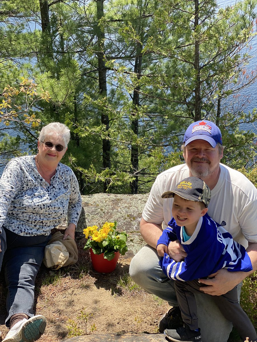 MuskokaCoach18's tweet photo. With the girls away at hockey today the boys and I went for a hike with ma so she could have some time with all her sons this wkd
#HappyMothersDay #JRDrip #brothersforever https://t.co/RYRyUOaHsS