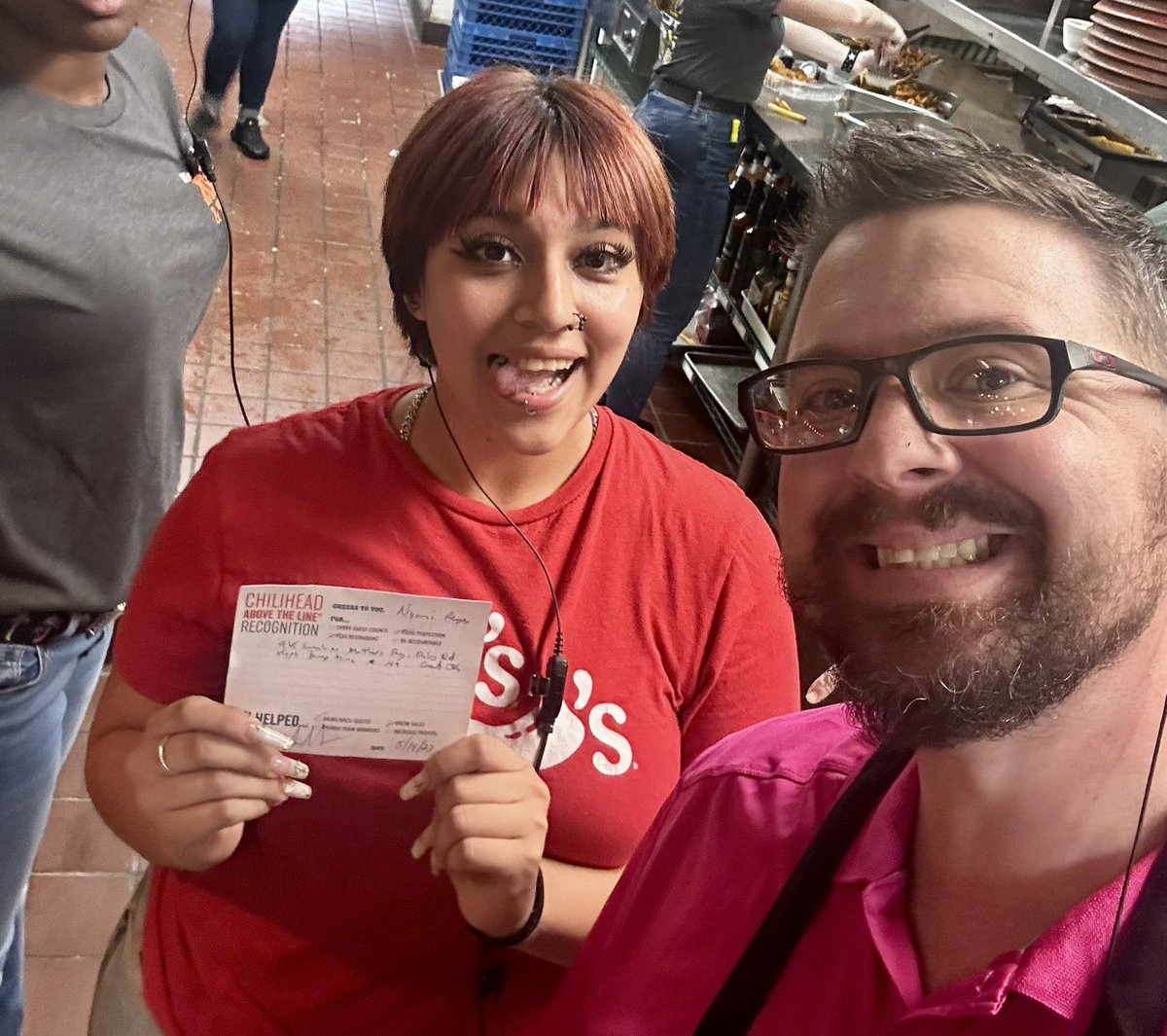yardbird83's tweet photo. One of the best QA performances Iโve seen at the ๐ถ๏ธ. Nyomi @Chilis Oswego putting up IMPRESSIVE numbers on a 21k+ day and doing it with a ๐. And the HOH pumping out food like a ๐ญ. Momโs got their ๐ ๐ ๐ฎ #hotandfast! #MothersDay2023 #onepercentMohr @Kim_Mohr1 @NicholasBPaxton https://t.co/4oiwWFElCa