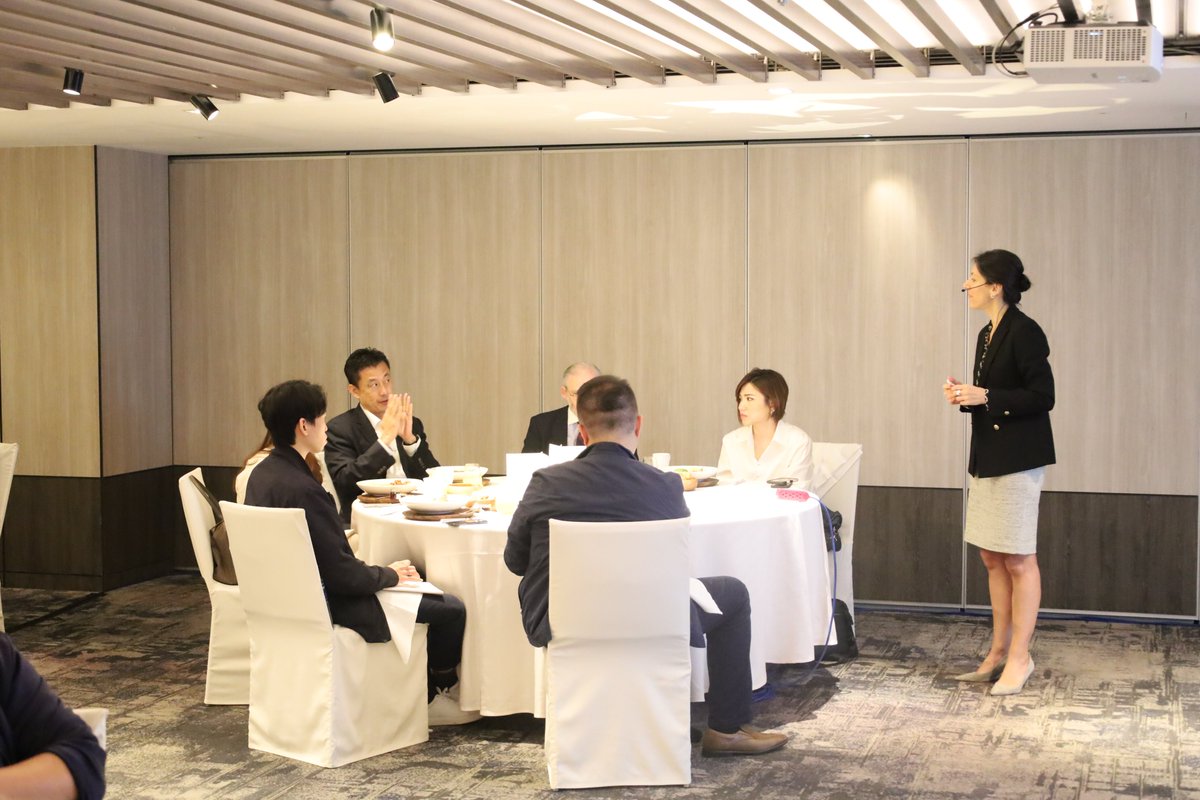 AmChamTaiwan's tweet photo. 【Advanced Learning Lab】
這次的課程是與商會多年合作的Z&amp;A Solutions所提供。

本次課程由講師Katia授課，她擅長以圖說說故事，並分享了幾個重要的技巧，包括如何使用精確的圖表來突出重點，以及如何在圖說和口語表達中將重點表達清楚。

https://t.co/rmiF7n71Yp https://t.co/mRM1vOwlQe