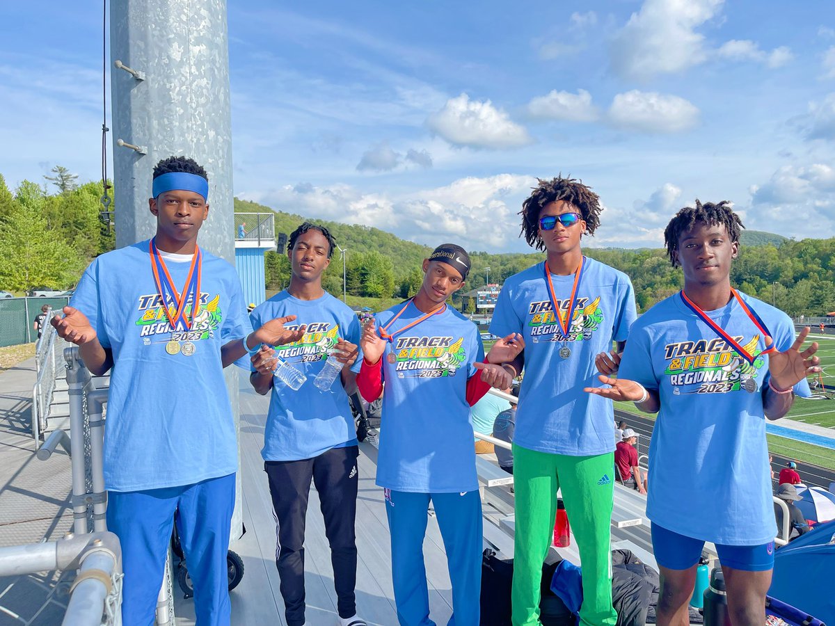 KhalilJPrice24's tweet photo. Had a great weekend at the NCSHAA 4A Regional Championships , finished ranked..

1st -400m 48.69 (PR)
2nd- 4X2 Relay 1:27.94(PR)
7th- 4x4 Relay  3:29.23 (PR)

On to States ! 

@NCRunners @NM_Vikings @NorthMeckFB @SpeedF1rst @blackmansachs @CLEATS704 https://t.co/bRKhGLdLdD