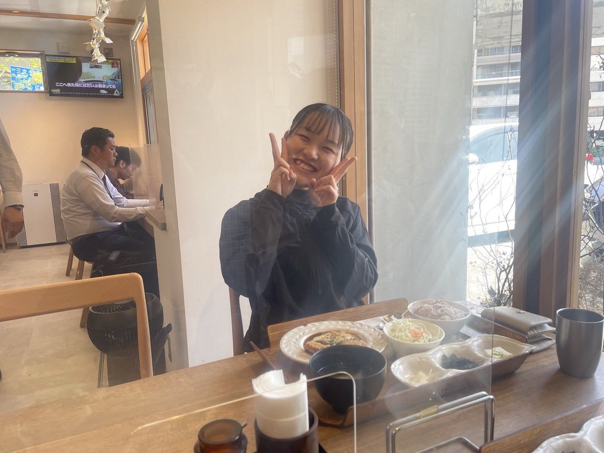 hirodaiouendan's tweet photo. 最後は、応援団屈指の激ツボ浅04のななほまること、日山七穂（ひやまななほ）！
努力家でたまに火を吹く（？）炎タイプな健啖家。
カワウソ似のチャーミーフェイスで、お客さんのハートを掴んじゃうゾ❤️ https://t.co/Ye69hPku3p