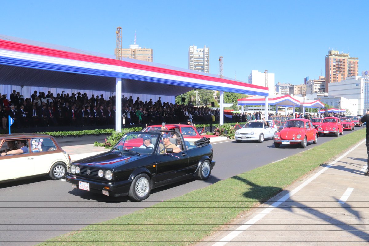DiffusionOn's tweet photo. 🇵🇾 Así también participó de esta gran celebración de los #212Py años de Independencia del Paraguay, el Club de Vehículos Antiguos del Paraguay durante el emblemático desfile Militar y Policial en honor a la Patria. https://t.co/vUpUYXk6Iv