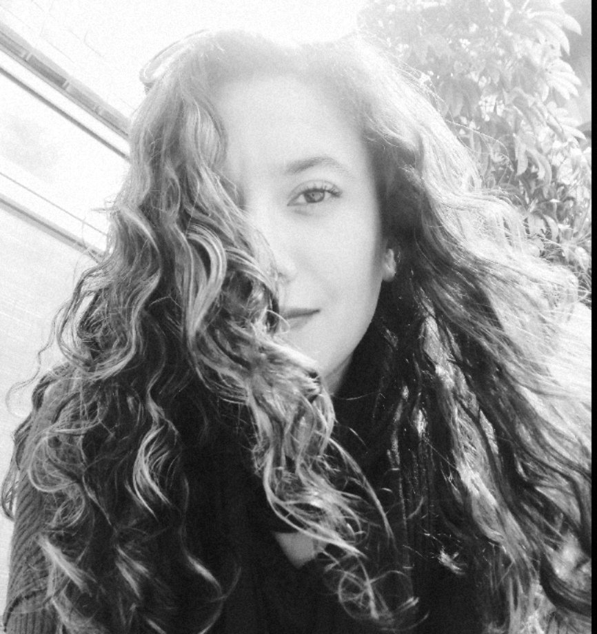 aida__mouse's tweet photo. #B_W #CurlyHair #Wind https://t.co/xmARaPPBQa
