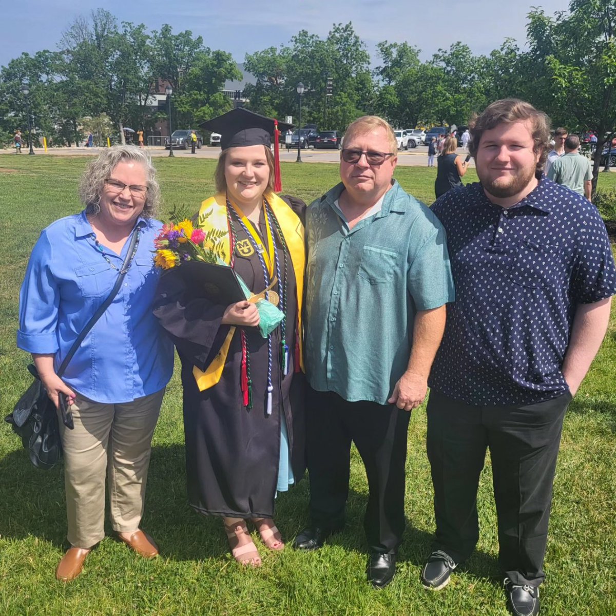 abbystetina's tweet photo. It's hard to believe my college days are over, here's to the Missouri School of Journalism Class of 2023! What a ride! #miz #MizzouMade https://t.co/DFNX2kgRG2