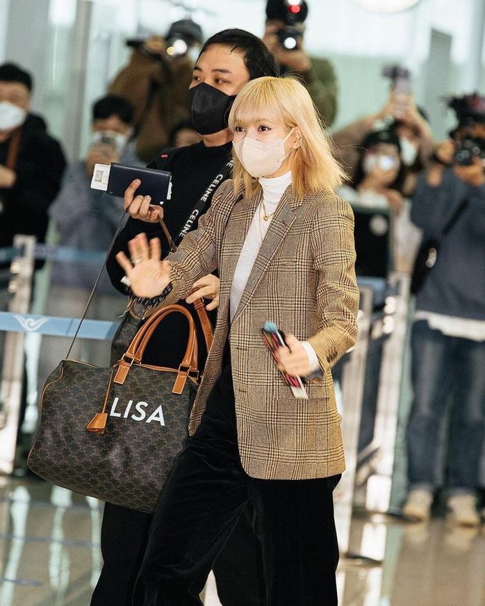 ☾𝐋𝐕 on X: Lisa and Taehyung costume made Celine bags printed with their  names on it  / X
