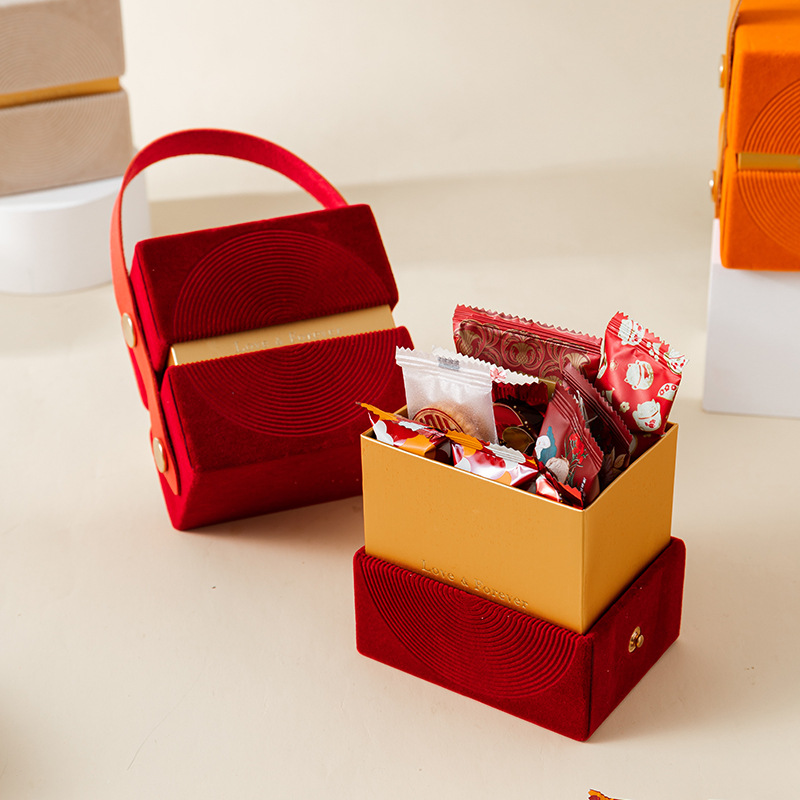 jialanpackage's tweet image. The most popular small square box💥 in the market this year.
It can be used to contain fragrance, perfume and candy.
If you want to customize your personalized square gift box, please DM @jialan_package.

Website: good-package.com
#giftboxfareha #popularboxes #squareboxes