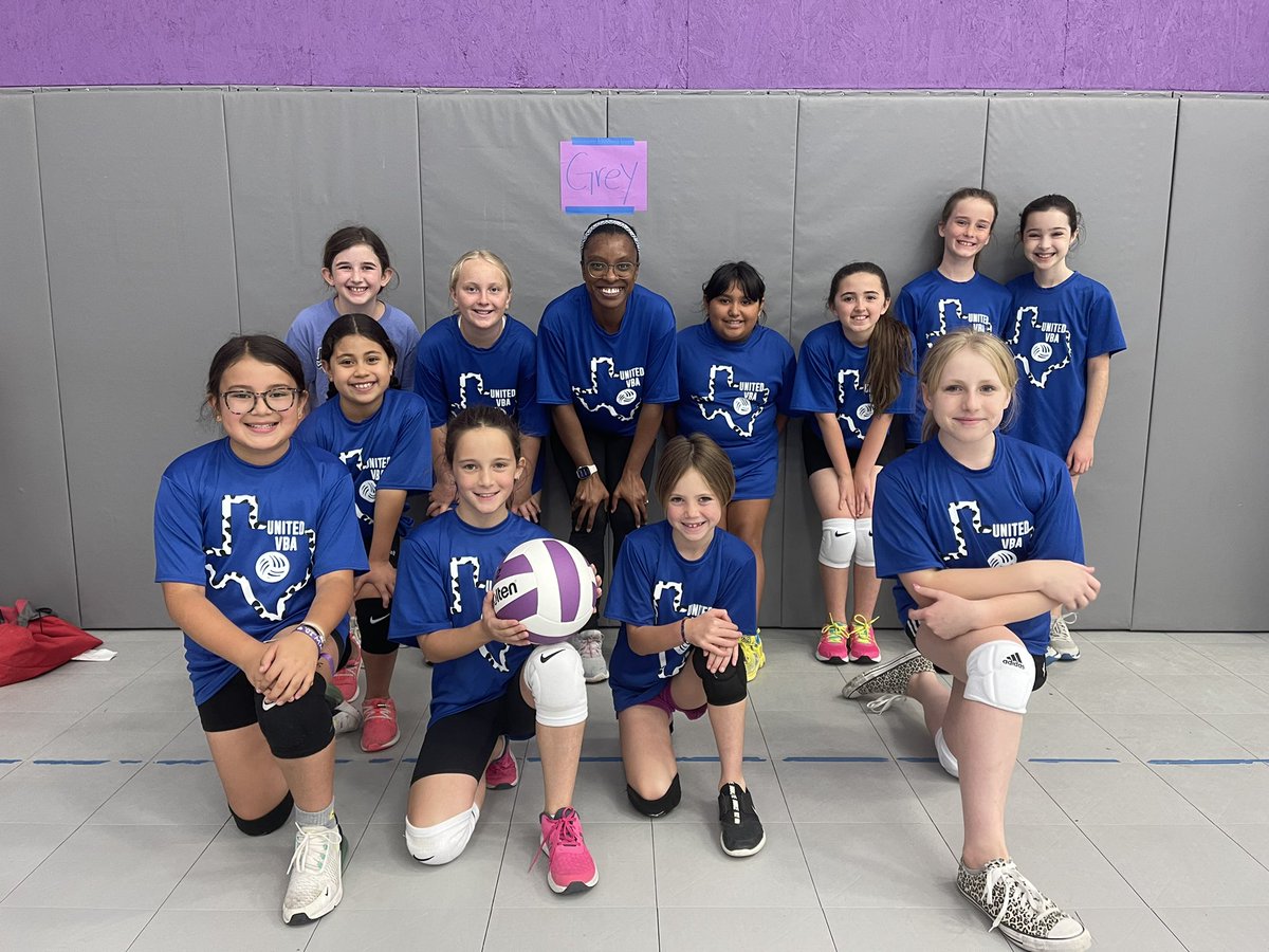 UnitedVba's tweet image. Great job to the U DIG division!! It was so much fun watching you grow during Spring League 2023 💜🏐😁 #youthvb #unitedvba #unitedfamily #waytogo