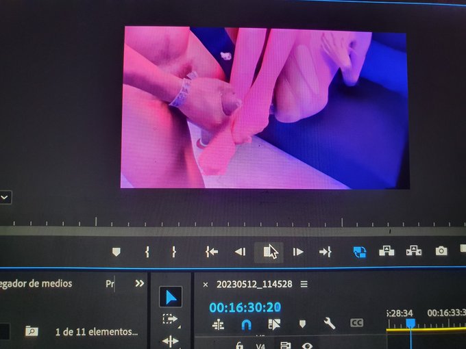Lo malo de editar la escena de @NancyCarmonaD es que uno se la tiene que estar jalando porque tiene los<a class="tags" target="_blank" title="On Twitter" href="/?out=eyJ0eXAiOiJKV1QiLCJhbGciOiJIUzUxMiJ9.eyJpYXQiOjE3MjExMzgwMTcsImlzcyI6InR3cG9ybnN0YXJzLmNvbSIsIm5iZiI6MTcyMTEzODAxNywiZXhwIjoxNzUyNjc0MDE3LCJyZWRpcmVjdF91cmwiOiJodHRwczovL3R3aXR0ZXIuY29tL05hbmN5Q2FybW9uYUQifQ.G0ucMLx19rLLEPKugxI2NuNlnD7D57oQvz32drW1Lu0rfJfM7sstcLMuwbTBWYQOCLB2RgR3Ne-7C7dJuBnilw">@NancyCarmonaD</a>