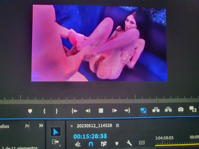 Lo malo de editar la escena de @NancyCarmonaD es que uno se la tiene que estar jalando porque tiene los<a class="tags" target="_blank" title="On Twitter" href="/?out=eyJ0eXAiOiJKV1QiLCJhbGciOiJIUzUxMiJ9.eyJpYXQiOjE3MjExMzgwMTcsImlzcyI6InR3cG9ybnN0YXJzLmNvbSIsIm5iZiI6MTcyMTEzODAxNywiZXhwIjoxNzUyNjc0MDE3LCJyZWRpcmVjdF91cmwiOiJodHRwczovL3R3aXR0ZXIuY29tL05hbmN5Q2FybW9uYUQifQ.G0ucMLx19rLLEPKugxI2NuNlnD7D57oQvz32drW1Lu0rfJfM7sstcLMuwbTBWYQOCLB2RgR3Ne-7C7dJuBnilw">@NancyCarmonaD</a>