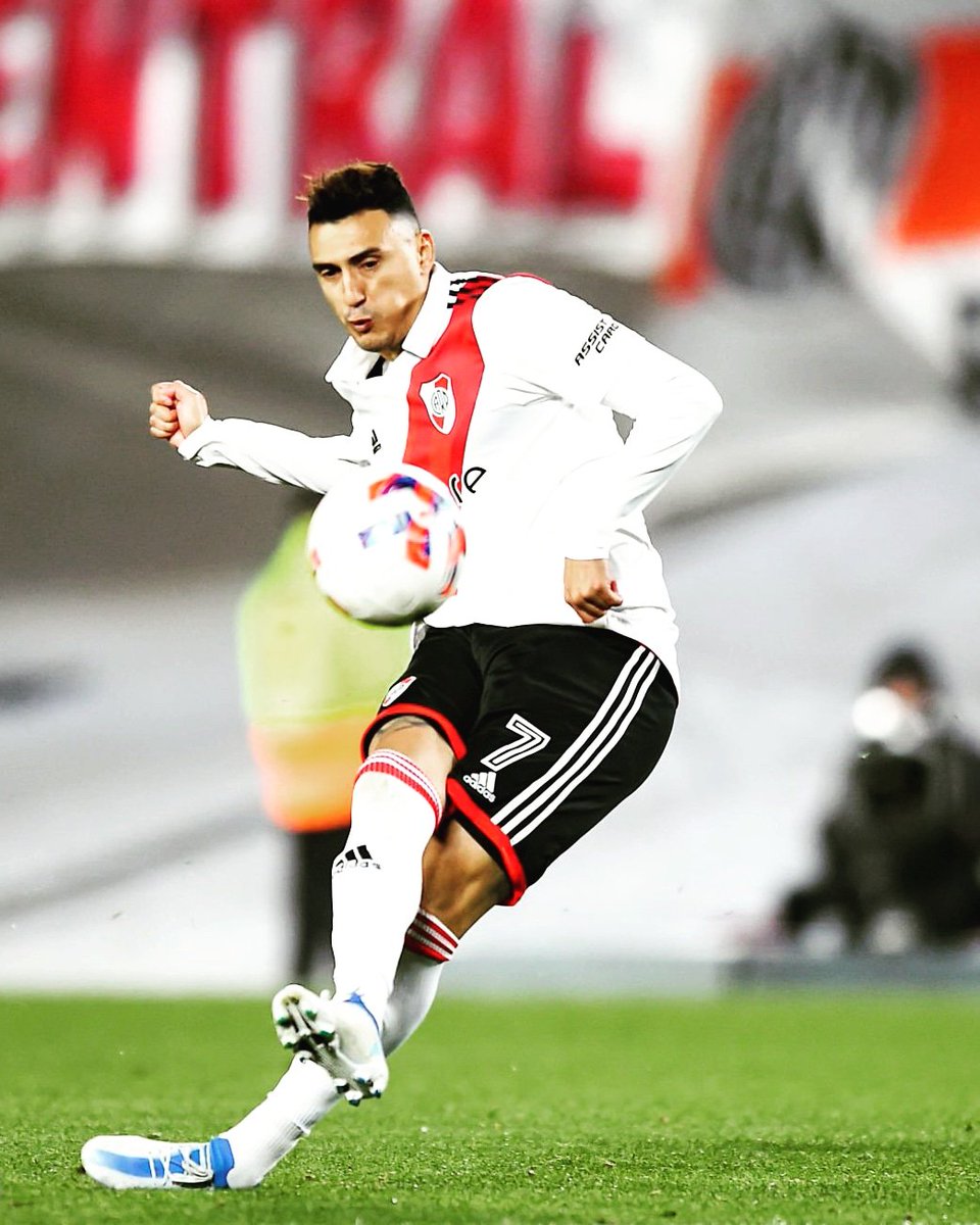 TodoRiver28's tweet photo. GOOOOOOOOOOOLLLLLLL!!!!

VAMOS #RIVER ⚪🔴⚪

MATÍAS SUÁREZ!!! 

#1A2 https://t.co/4q7HvNCwDv