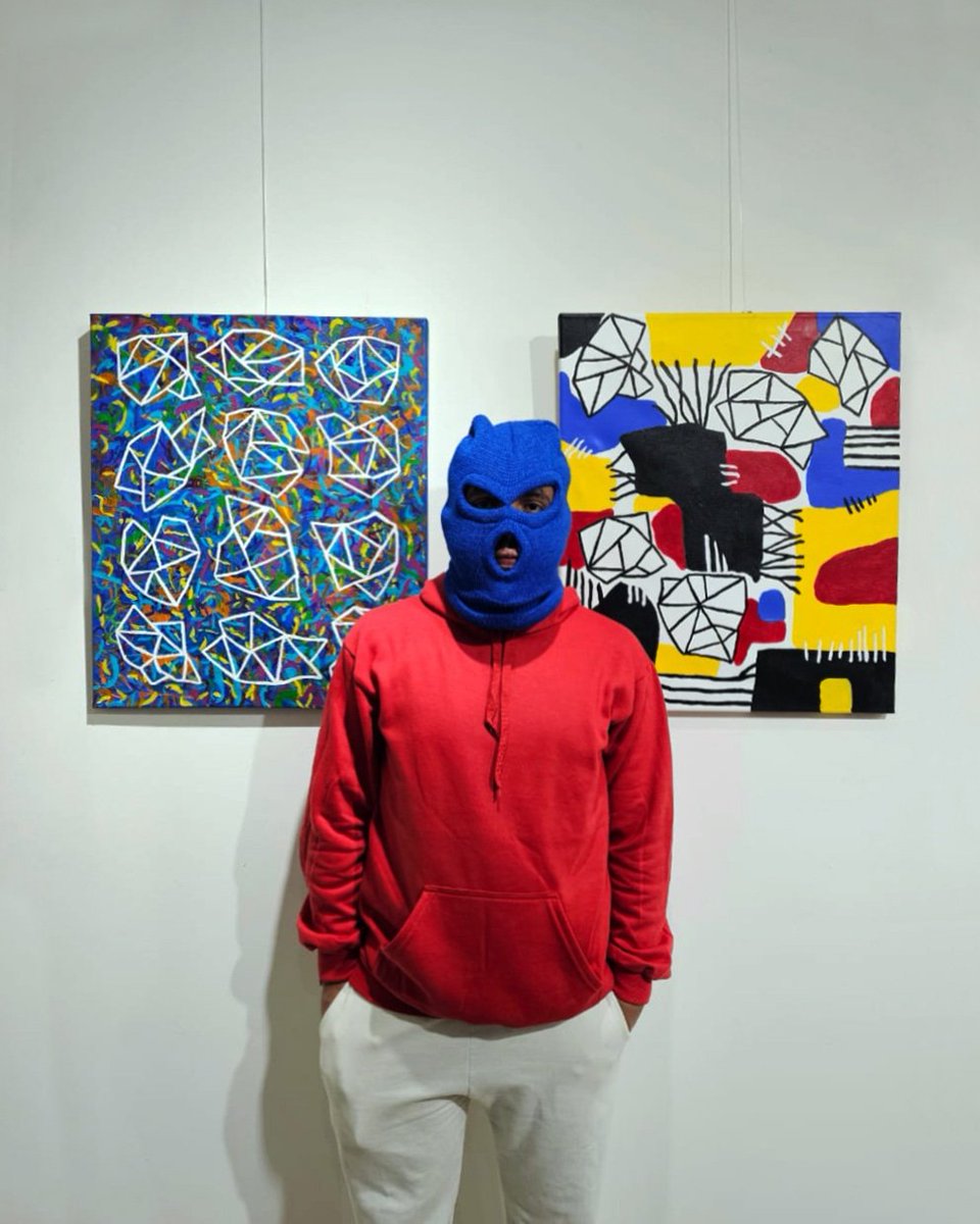 SAGRAT_'s tweet photo. Primera muestra de arte en la que asisto a ver mis cuadros. Una experiencia muy bonita❤️ https://t.co/bnxRvfza4a