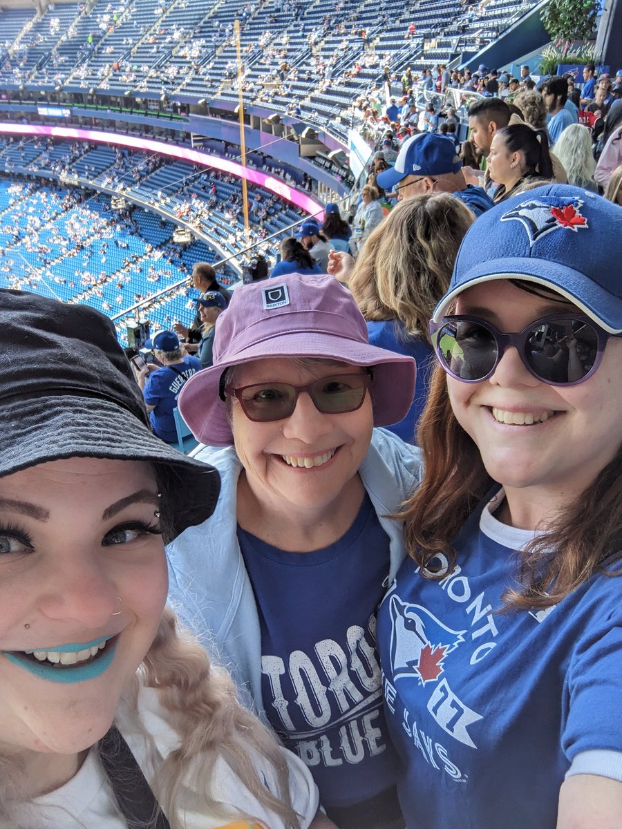 Another one to add to my good memories collection. A gorgeous (albeit chilly!) day at the park with my two favourite ladies in the world. And a last minute victory to boot!!! #shinythoughts #BlueJays #MothersDay #lovemyfam