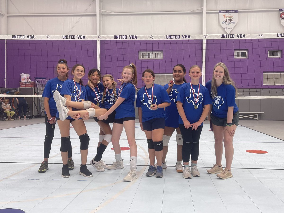 UnitedVba's tweet image. What a fun group for the U ACE division! Enjoyed watching the 3 contacts come together today 💜🏐👏 #uprep #youthvb #greatjob #unitedvba