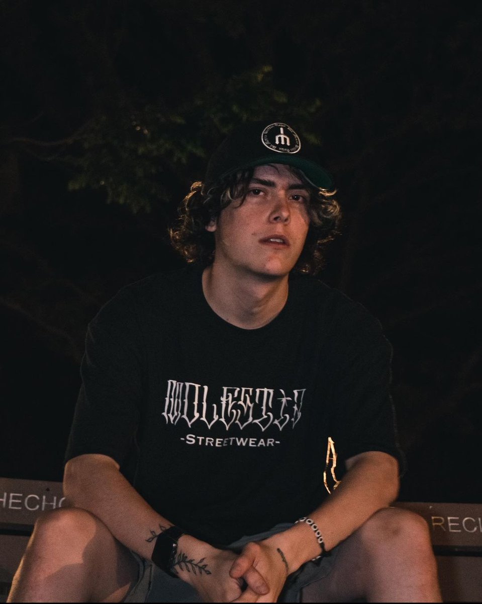 rodezelarchive's tweet photo. c: molestiastreetwear en ig https://t.co/cc8ImS9Gbb