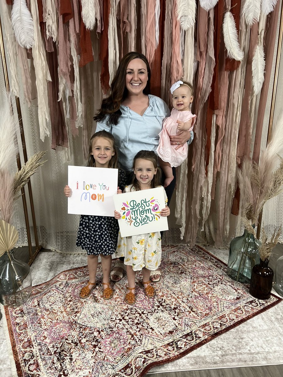 BlakeyB_11's tweet photo. I’d like to wish these two women a Happy Mother’s Day. 
.
.
.
I thank God for the impact my wife and my mom have had on my life. I love you! https://t.co/MWTSn2L0WT