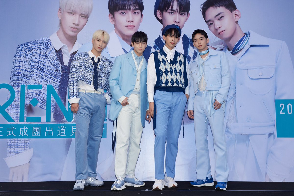 jnnncyuan's tweet photo. Hello, everyone. We are opensi🙇

#opensi #陳子輇 #hello https://t.co/nFk3vs7aJx