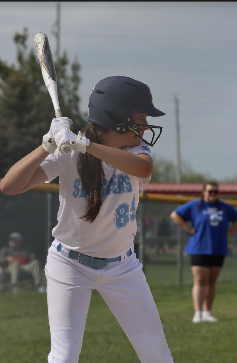 Jimin01_'s tweet photo. Love seeing my kids compete.  Track and softball weekend.  I’ve always told my kids, find your  passion.  Try new things.  Meet new people.  You can’t find a passion without trying. https://t.co/WXp5VgriUZ