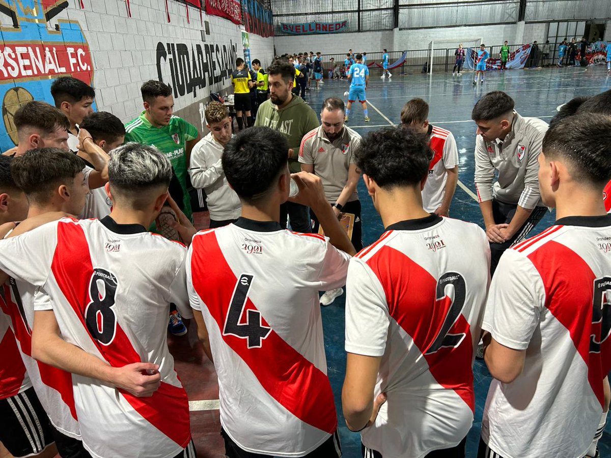 #Masculino #Tercera

River Plate 4 - Arsenal 2

⚽️: Ignacio Barrionuevo x 2, Kevin Ferreira y Lucas Iannuzzo 

#VamosRiver ⚪️🔴⚪️