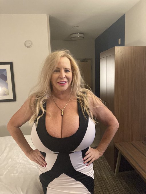 Happy Mother&rsquo;s Day to all the mothers out there. May you have a fabulous day https://t.co/sGnEb9VH3E<a href="/tag/europedichan"class="tags"><span>#europedichan</span></a>