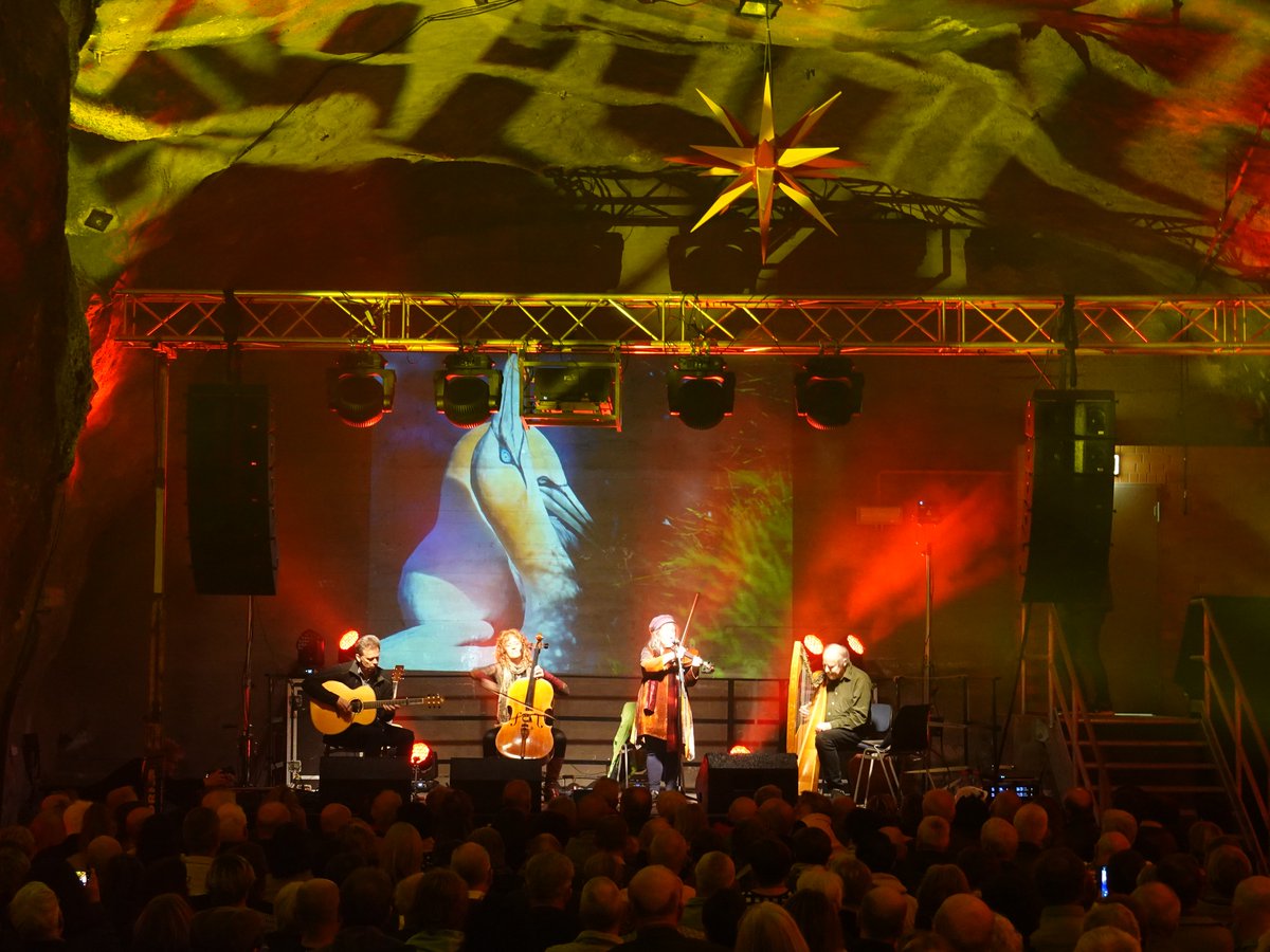 To Oregon for concerts we go now, in Bend and Grants Pass! Thanks for all the memories in Germany this year, and the music with Thomas Loefke and Máire Breatnach...this photo is by Christiane Stanko from ArtMontan, a cave venue in Markersbach, Germany.  - mailchi.mp/acousticeidolo…
