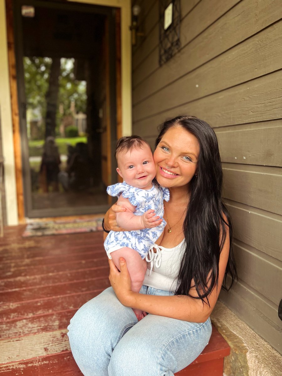hugo amelia scar and i were all matching in blue but this is the only pic i got. :/ oh well happy mother’s day yall