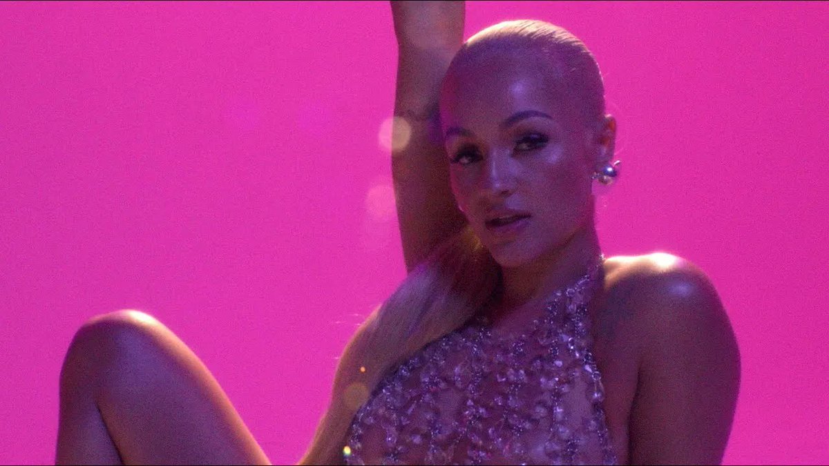 Alia Rose shares debut single + video "Light Show"

buff.ly/3W0hRsk #quiplisten <a href="/AliaRose/">Alia Rose</a>