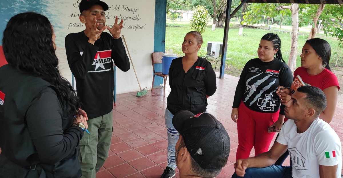 Mira_Venezuela's tweet photo. Desde @CojedesMRT damos inicio a Talleres teóricos-prácticos de Comunicación y Propaganda denominados #ArtilleríaDelPensamientoRebelde, estamos convencidos que en medio del asedio brutal contra nuestra patria nosotros seguiremos dando la batalla en cualquier terreno hasta VENCER. https://t.co/oARhilo16M