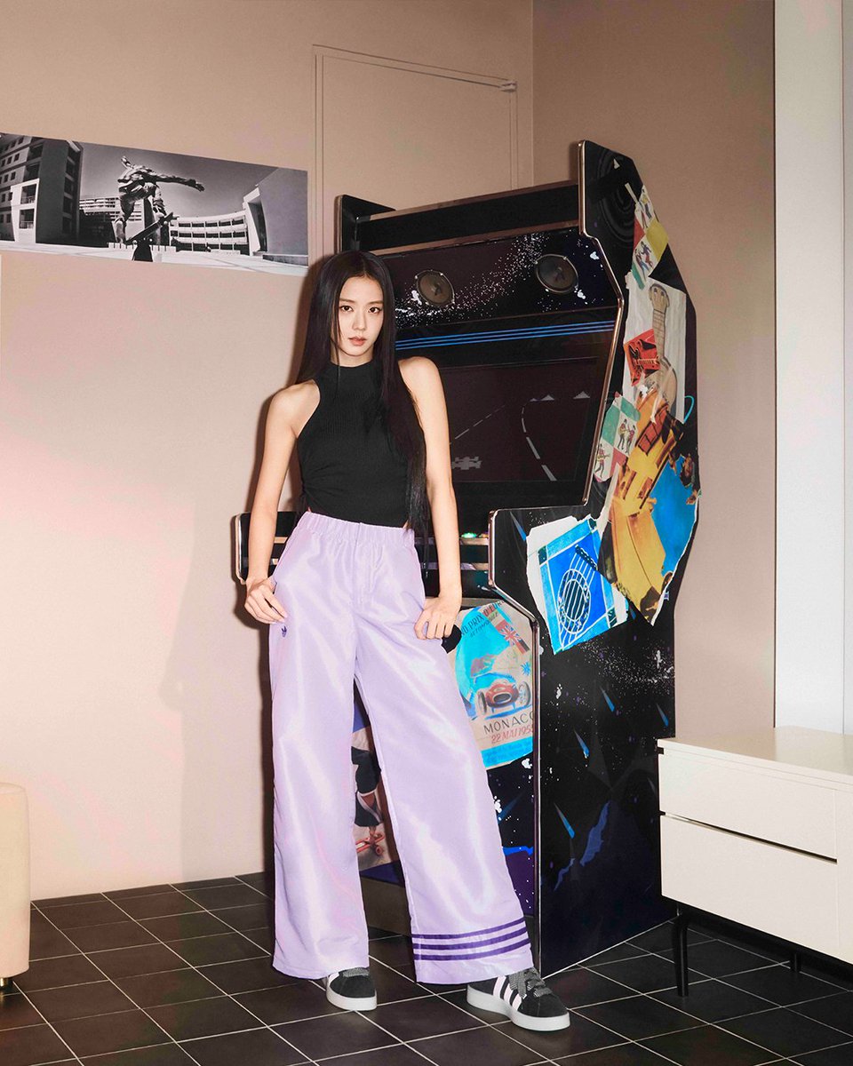 Originals_kr's tweet image. CAMPUS 00s with JISOO

오리지널스 레거시의 신선한 조합, 캠퍼스 00s

부드러운 감촉의 테리 원단에
산뜻한 컬러웨이를 더한 뉴 클래식

블랙핑크가 소개하는🎮
클래식의 홈그라운드로 초대합니다