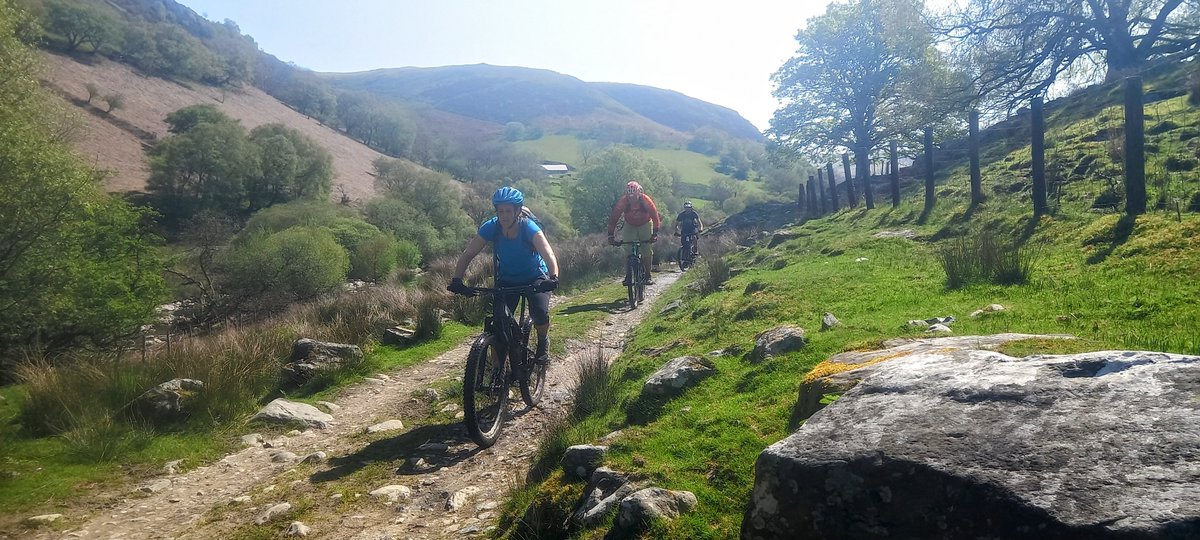 wheelism's tweet photo. Scorching weekend riding across Wales with @mtbcymru. 
Wasn't expecting sunburn so early in the season!
#CymruAmByth
#mtbguiding
#mtblife #transcambrian https://t.co/fNMbqQ35GY