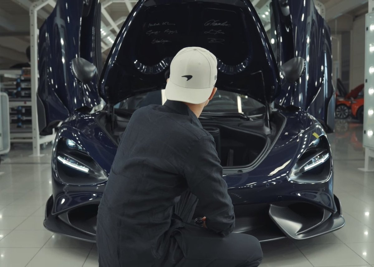 safeforlando's tweet photo. lando and his own mclaren 🤩 https://t.co/dMj5bzIqLU