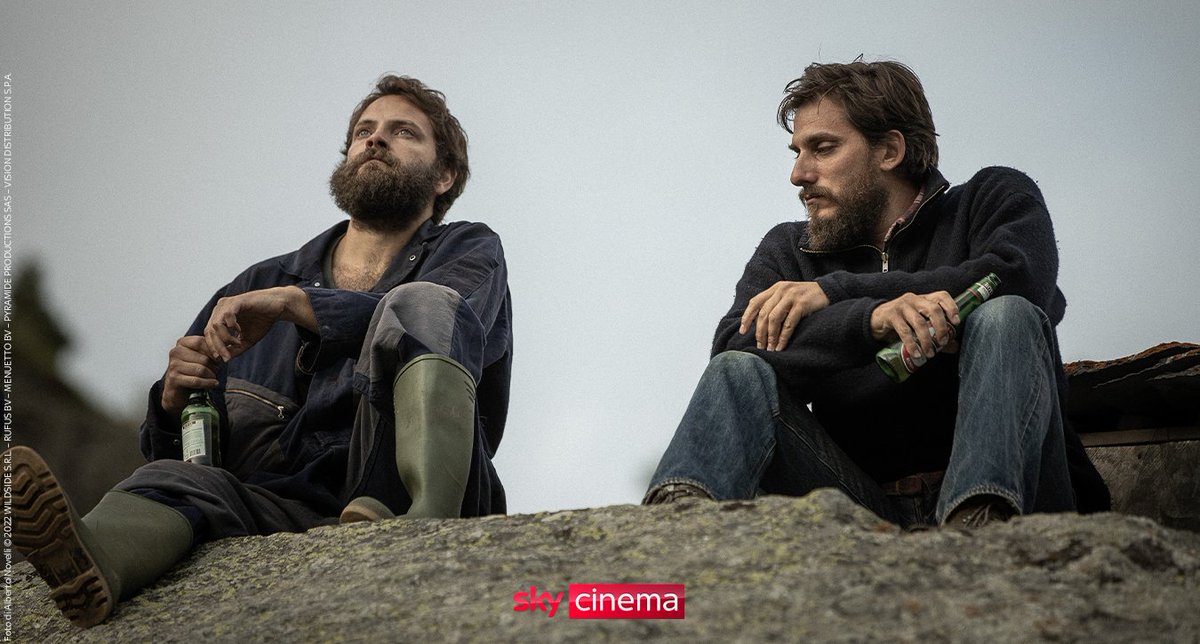 SkyItalia's tweet photo. Copritevi bene e indossate le scarpe giuste: stasera si scalano le vette dell'amicizia e delle montagne più alte con Pietro e Bruno.
#LeOttoMontagne, vincitore di 4 premi tra cui Miglior Film ai #David68, stasera alle 21.15 su Sky Cinema Uno https://t.co/pnUI7wdWnf