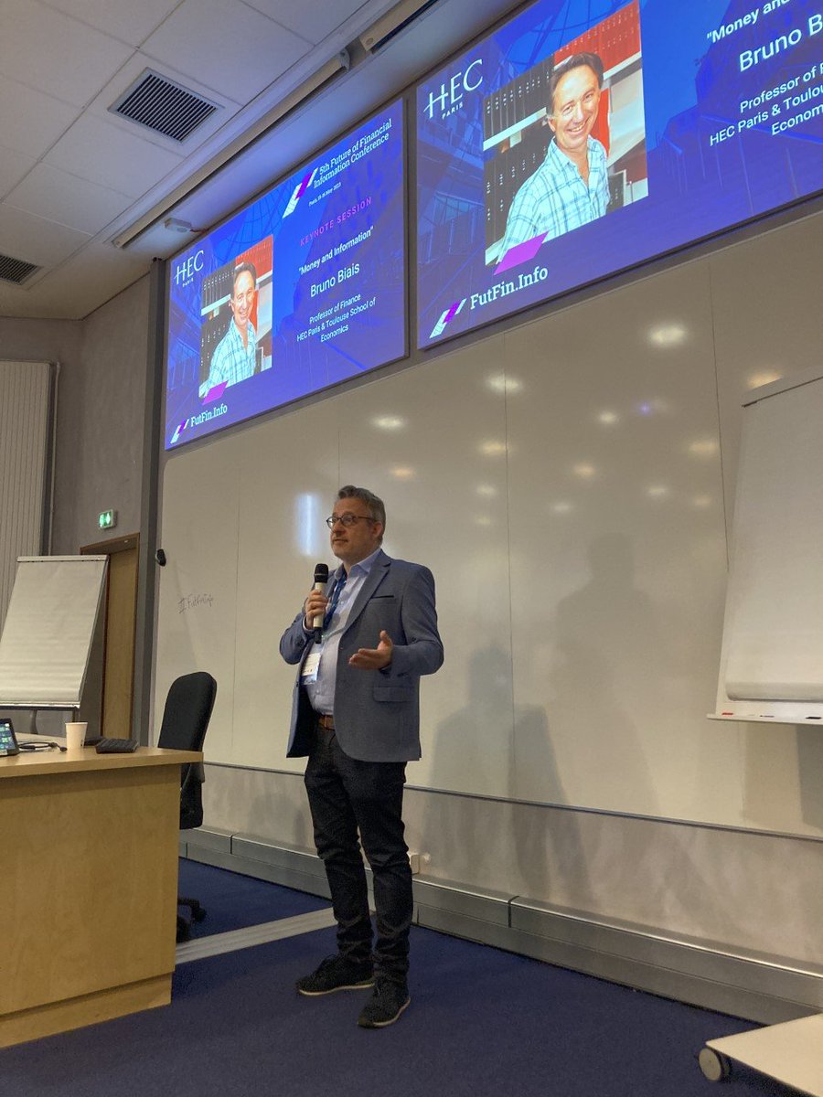 HECKnowledge's tweet photo. #FutFinInfo Conference organizer Thierry Foucault presents and challenges the first keynote, #HECprof Bruno Biais, on his presentation. 

Learn more in the programme:
https://t.co/fxrb9zFPtM

#AcademicConference https://t.co/Tj4VFQDzCw
