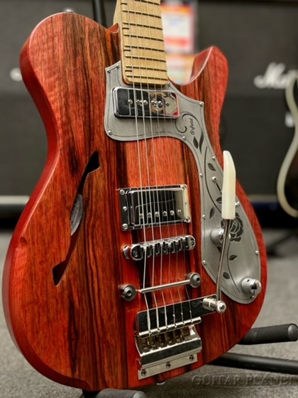 electric_gp's tweet photo. 中東イスラエルにて制作されるOrfeld GuitarsよりEllieが入荷！
多彩なサウンド構成と良質な音色、そして個性が光るルックス！
彫金の花柄もアクセントが効いてます！
是非一度手に取って頂きたい品！！
https://t.co/rliGXWfSEo

#Orfeld
#ギター 
#杢目 https://t.co/HVRhcYUr5o