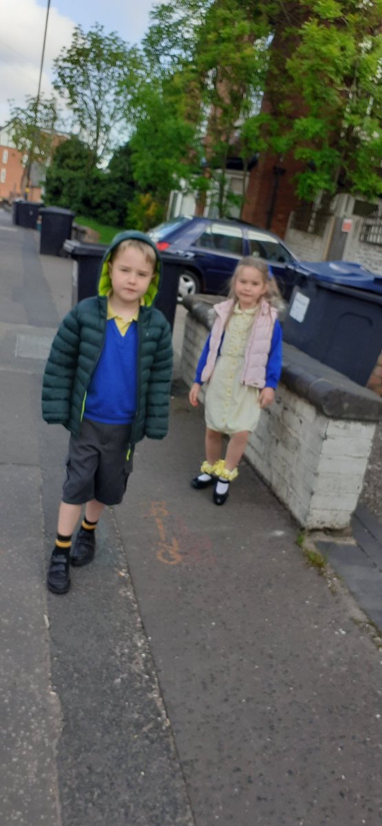 JFCleanUp's tweet photo. @StMaryB17 #WalkToSchoolWeek #parkfurtheraway #leaveearlier #walking #healthy #keepfit #day1 https://t.co/MwgVVPvFG0