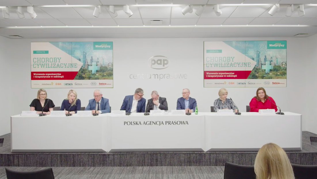MedicalpressPL's tweet photo. Wyzwania w #onkologia:
-kompleksowość postępowania - tworzenie  #LungCancerUnit
-skrócenie czasu diagnostyki
-monitorowanie jakości postępowania
-przygotowanie pielęgniarek i koordynatorów
-racjonalne wykorzystywanie nowoczesnych terapii, biomarkerów (postępowanie radykalne) https://t.co/rpgS5P0USE