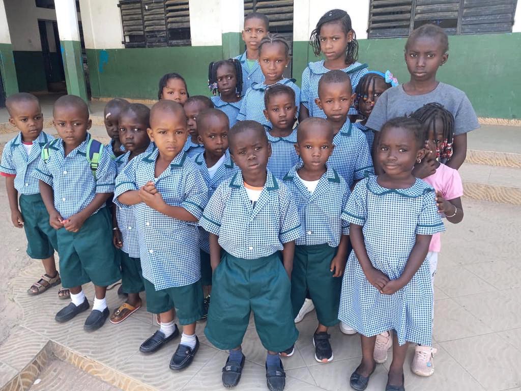 ProjectGambiaCL's tweet photo. Thank you to The Earls High and The Royal School Wolverhampton who helped us pay for uniform so that these children who live in Kotusilo, a community on the edge of a rubbish dump are able to go to school. @EarlsHigh @TheRoyalSchool https://t.co/dUjdLhUKVh