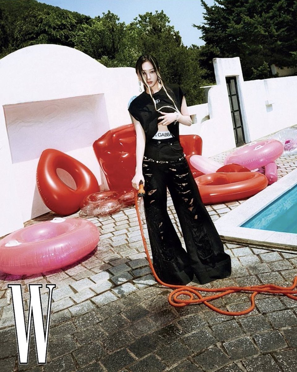 aespapic's tweet photo. #aespa for W Korea Vol. 6 https://t.co/QcyBipyOHf