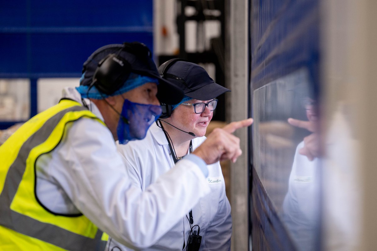 Delighted to welcome the @DefraGovUK SoS @theresecoffey to the @CondimentumU🟡mustard and🌿mint milling facility near #Norwich, showcasing the historic link between #Norfolk 👨‍🌾#farming and @ColmansUK