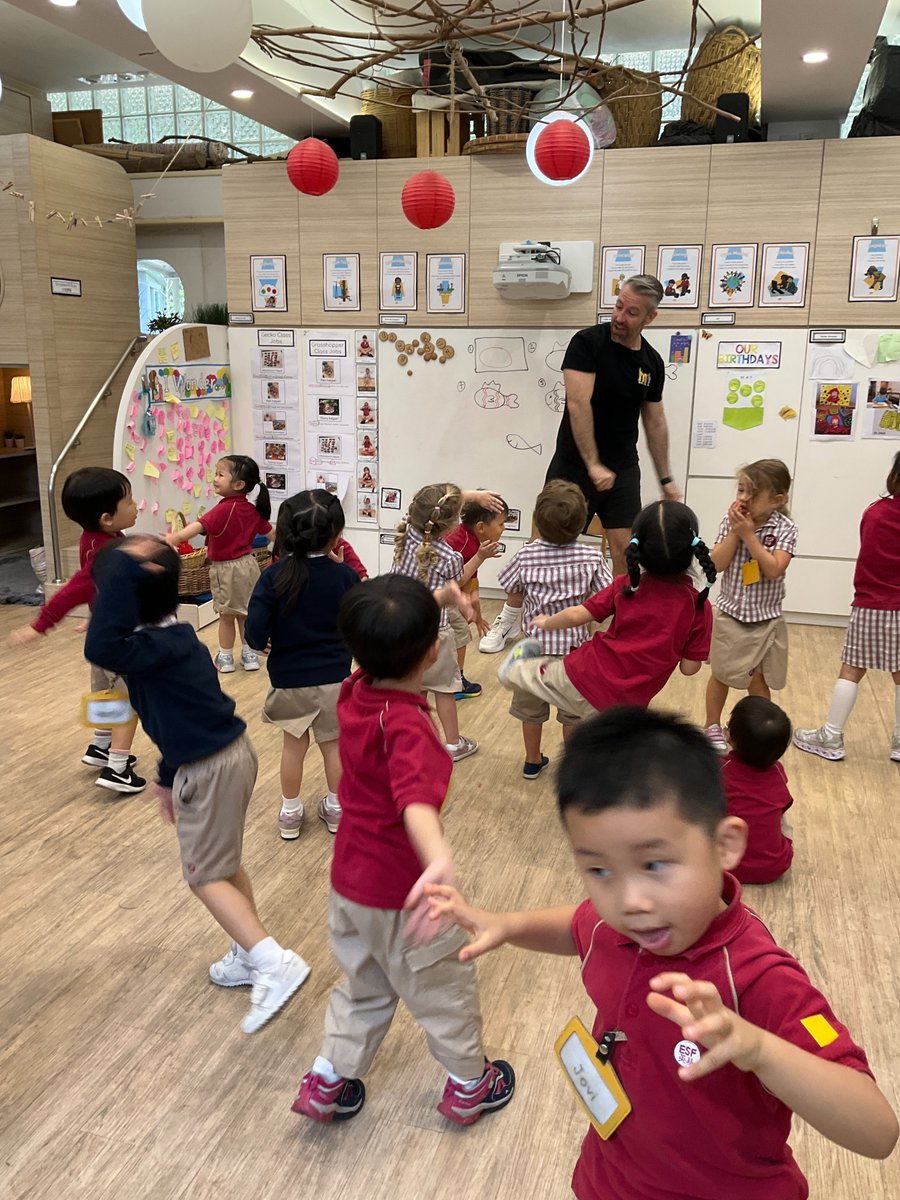 ESFAbacus's tweet photo. We had so much fun with Josh from https://t.co/gevbf468UL who came into help us explore how we can express our feelings through movement and dance. #getmoving #earlydancers https://t.co/Y4hkT02A8m