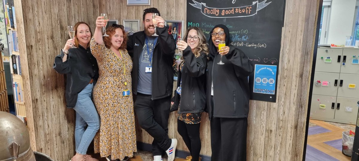 DeskLodge Bristol tweet media