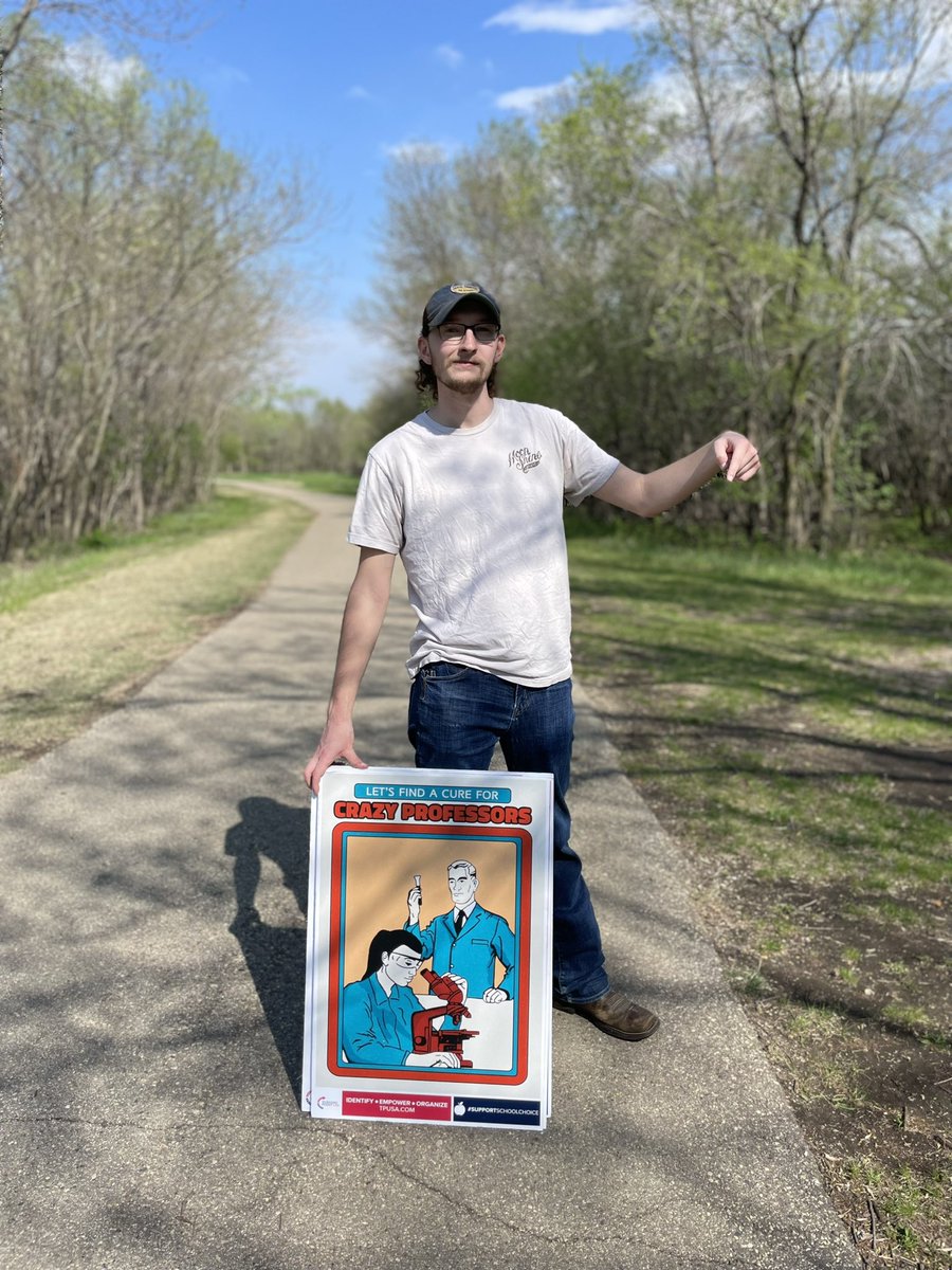merican_mullet1's tweet photo. Up in the Rushmore we’re shooketh we survived such a nasty winter! Here’s to blue sky’s and summertimes! #capitalismconserves
@TPUSA 
@tpusastudents https://t.co/Wcs071kJ1C