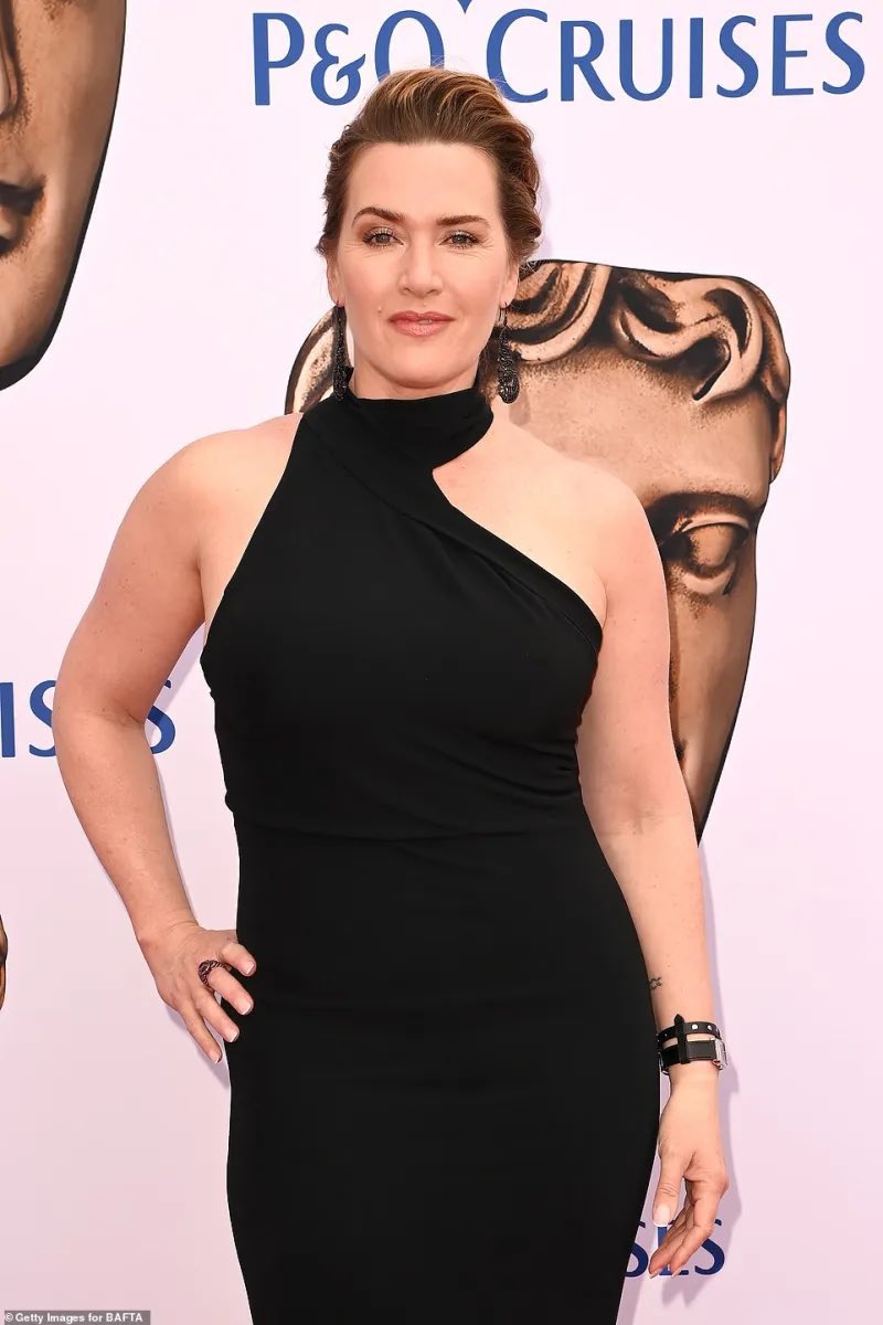 WinsletArmy's tweet image. Congratulations on your 4th &amp;amp; 5th BAFTA Awards for Leading Actress in I AM RUTH Kate 💜 

I love you and I am so proud of you 🎈🎉 

You and Mia look absolutely stunning 🥰🌼

#katewinslet #miathreapleton #baftaawards #iamruth 

@BAFTA @Lisa_Eldridge 💜