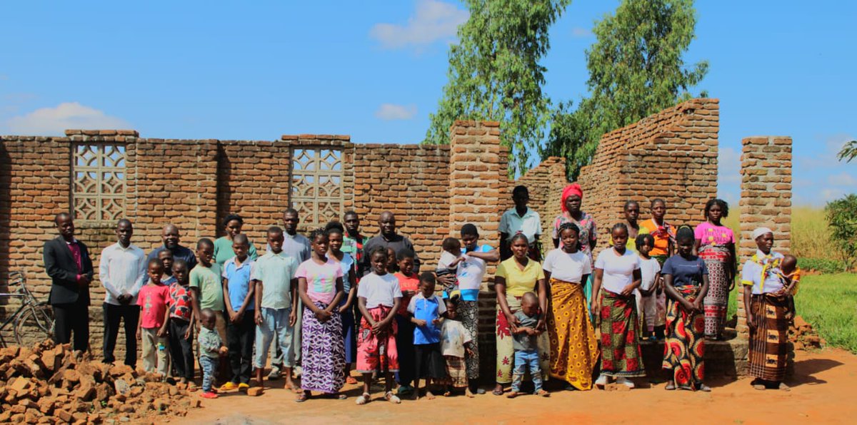 WycliffeSA's tweet photo. Boni and the team share highlights from a worship service they attended at one of the local churches in Milange.

#Wycliffe #WycliffeSA #Bibletranslation #Milange #Marenje #Worshipservice #Godineverylanguage #Fittofourish https://t.co/yqEkgL017k
