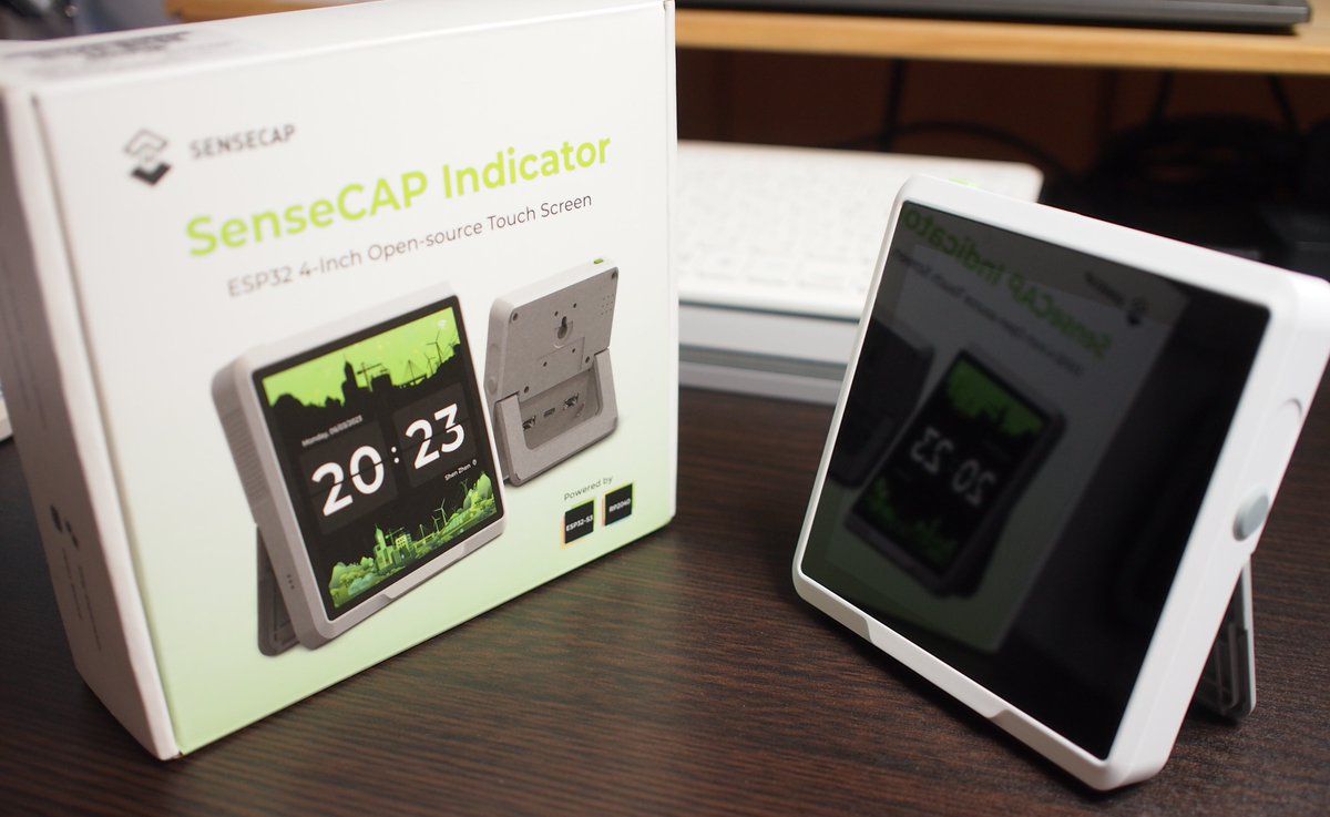 期待の新製品。
SenseCAP Indicator。