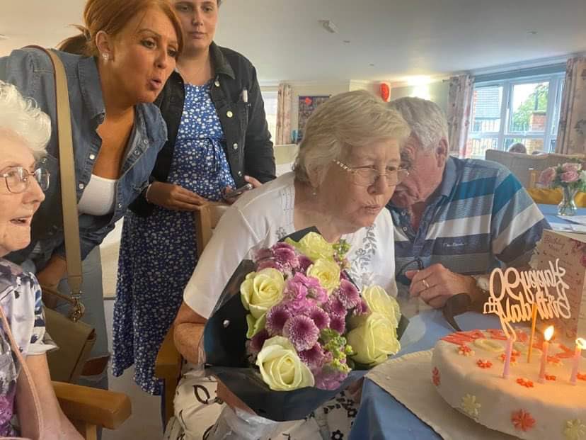 Birthday celebrations this weekend 🎁🎉🥳

A big Happy 90th birthday to Lilian

Hope you had amazing weekend love from us all at Anchor Dearne Hall 🥰