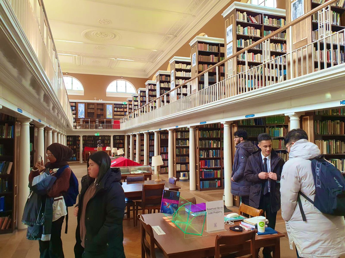 ScienceHolyhead's tweet image. What an amazing visit to Oxford University to Lady Margaret Hall, with our year 12 Aspire students. @holyhead_school  @HolyheadEvents