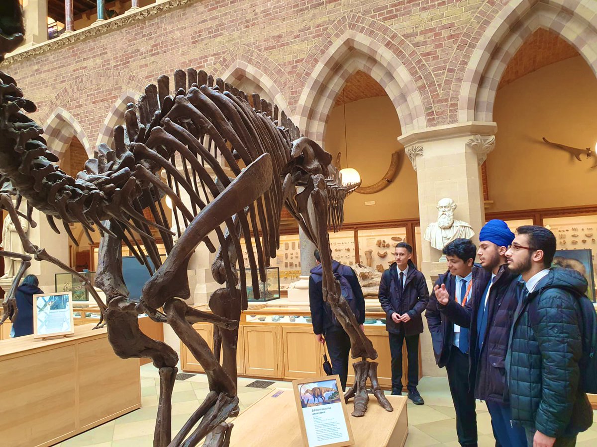 ScienceHolyhead's tweet image. What an amazing visit to Oxford University to Lady Margaret Hall, with our year 12 Aspire students. @holyhead_school  @HolyheadEvents