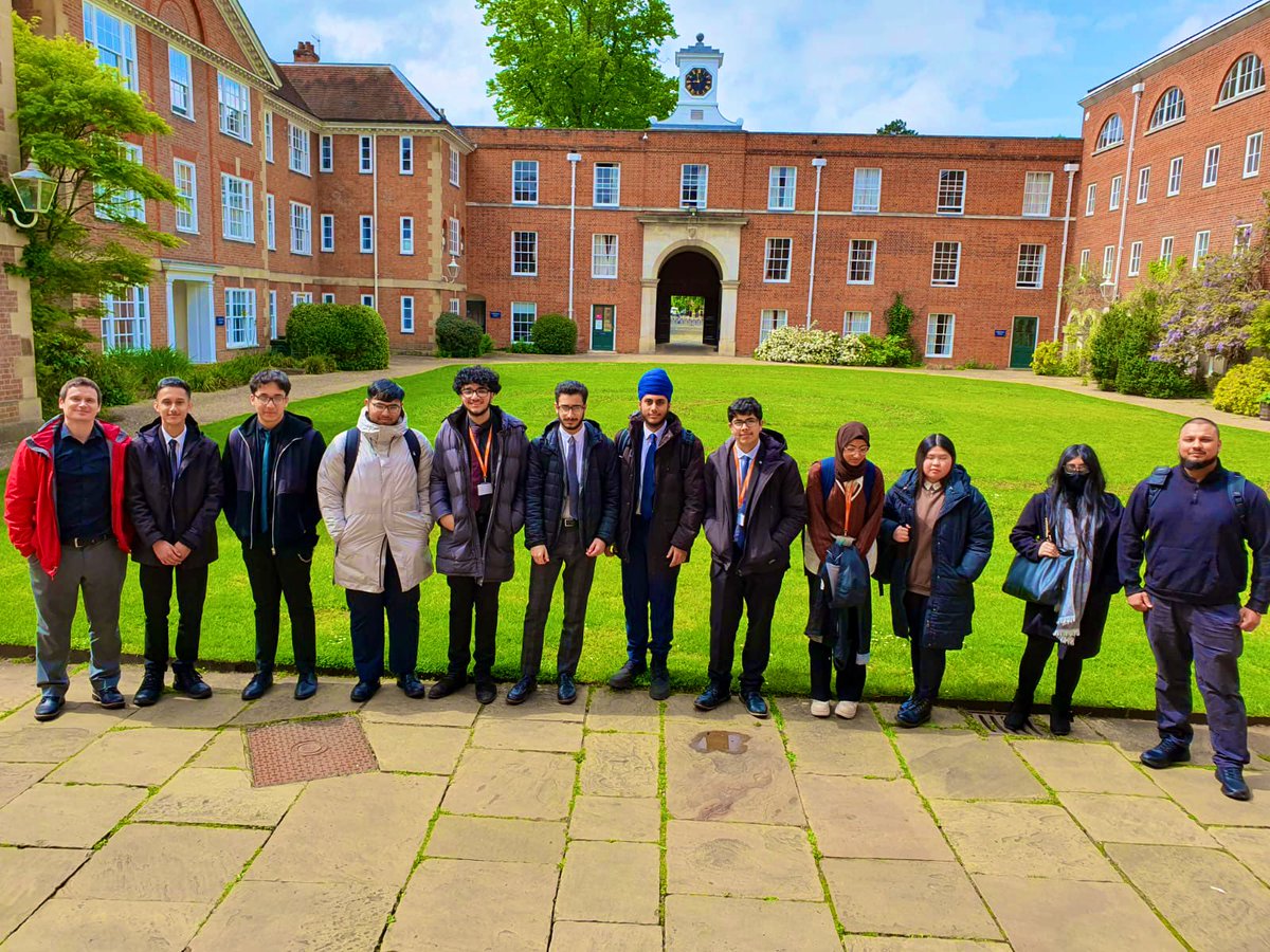 ScienceHolyhead's tweet image. What an amazing visit to Oxford University to Lady Margaret Hall, with our year 12 Aspire students. @holyhead_school  @HolyheadEvents