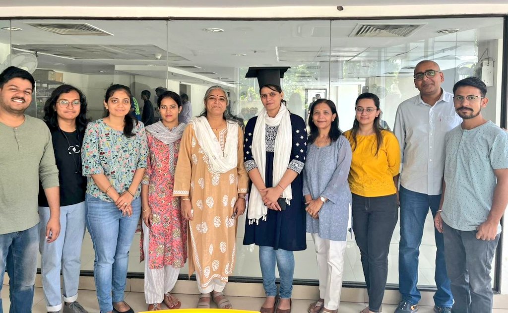 Congratulations Dr. Sunanda on successfully defending your Ph.D Thesis 🥳👩🏻‍🎓 <a href="/sunandasinghmar/">Sunanda Singhmar</a> <a href="/BRPrasher/">Dr. Bhavana Prasher</a> <a href="/IGIBSocial/">CSIR-IGIB</a>
And to make the day even sweeter,we got this rich, scrumptious  Dark Chocolate and Orange cake from <a href="/OvenChronicles/">The Oven Chronicles</a>, specially hand-delivered by <a href="/Arushi_Batra28/">Arushi Batra, PhD</a>.