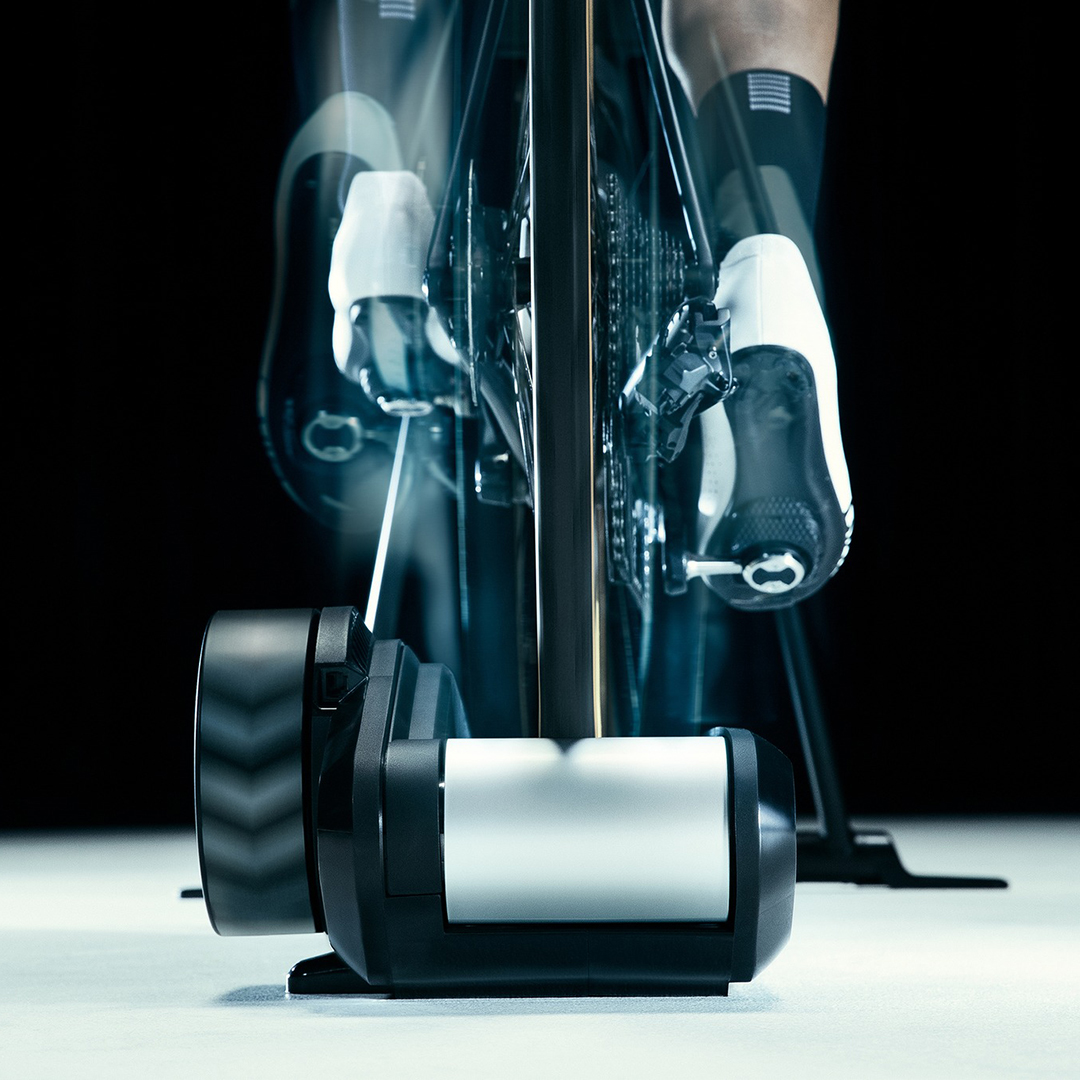 CyclesDubai's tweet image. Rollin&apos; into indoor training season with the Wahoo KICKR ROLLR 🚴‍♀️🚴‍♂️

Get the natural ride feel of outdoor cycling while staying indoors with the dual-roller design. Say goodbye to tire slips and hello to a smooth ride all summer long. #RollIntoSummer - rcdxb.com/products/kickr…